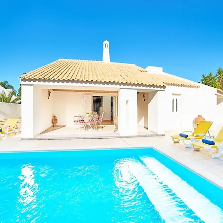 Single-storey House, 4 Bedrooms *